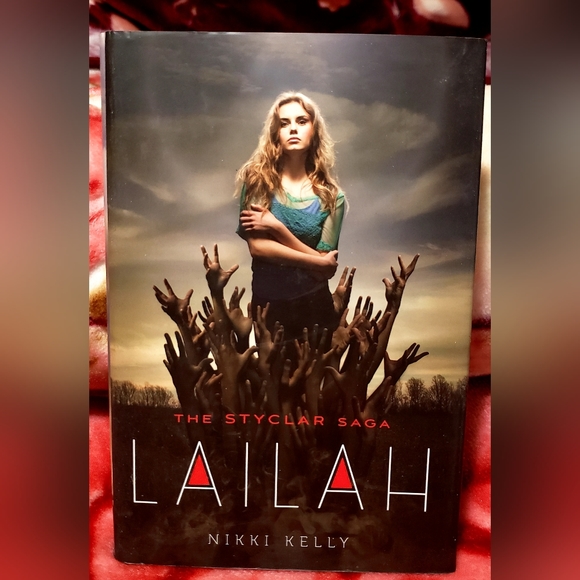 BOGO on BOOKS- Lailah (The Styclar Saga Book 1) by Nikki Kelly - Picture 1 of 2